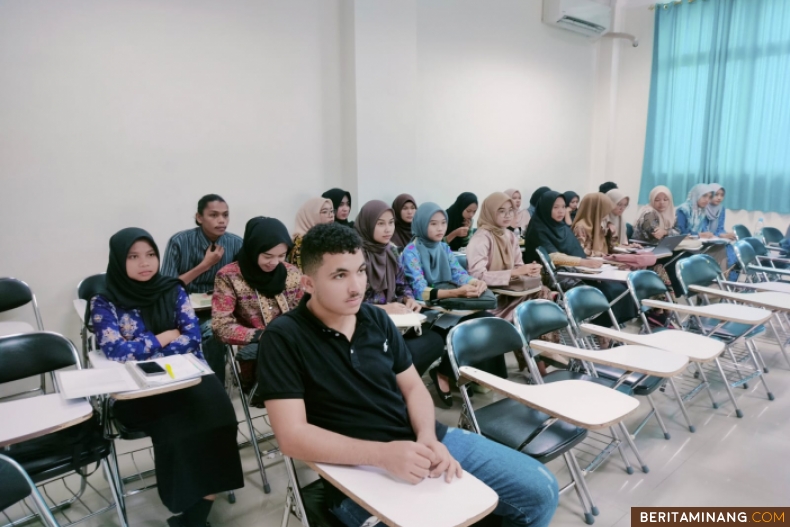 Calon Mahasiswa Asal Palestina Ikuti Program BIPA di Universitas Negeri Padang