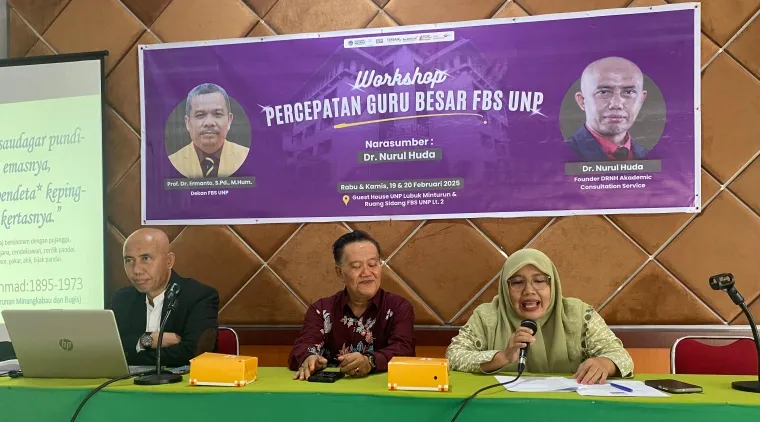 Prof. Nurul Huda Tampil Narasumber Workshop Percepatan Guru Besar FBS Universitas Negeri Padang